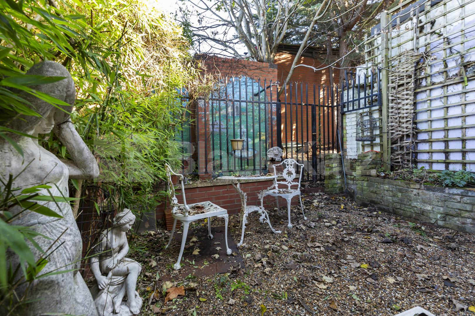 Located within the catchment area of sought after schools in Highgate North Hill, Highgate